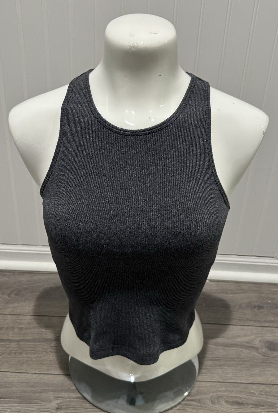 Vuori Pose Plyo Tank Women's Size XS/S Gray Ribbed Racerback Crop Bra Athletic